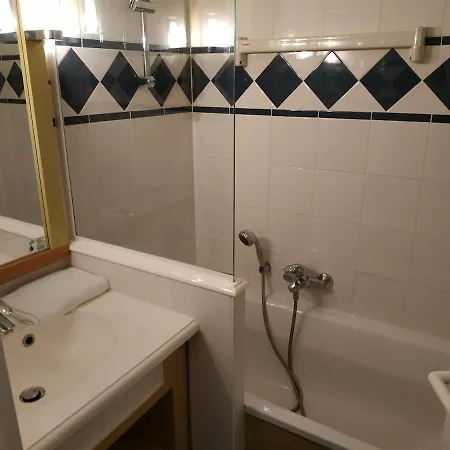 Maison 6-8 Pers - 3 Chbres - - Piscine - Golf Holiday home