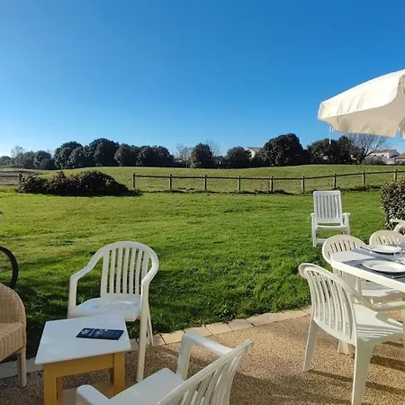 Holiday home Maison 6-8 Pers - 3 Chbres - - Piscine - Golf Talmont-Saint-Hilaire